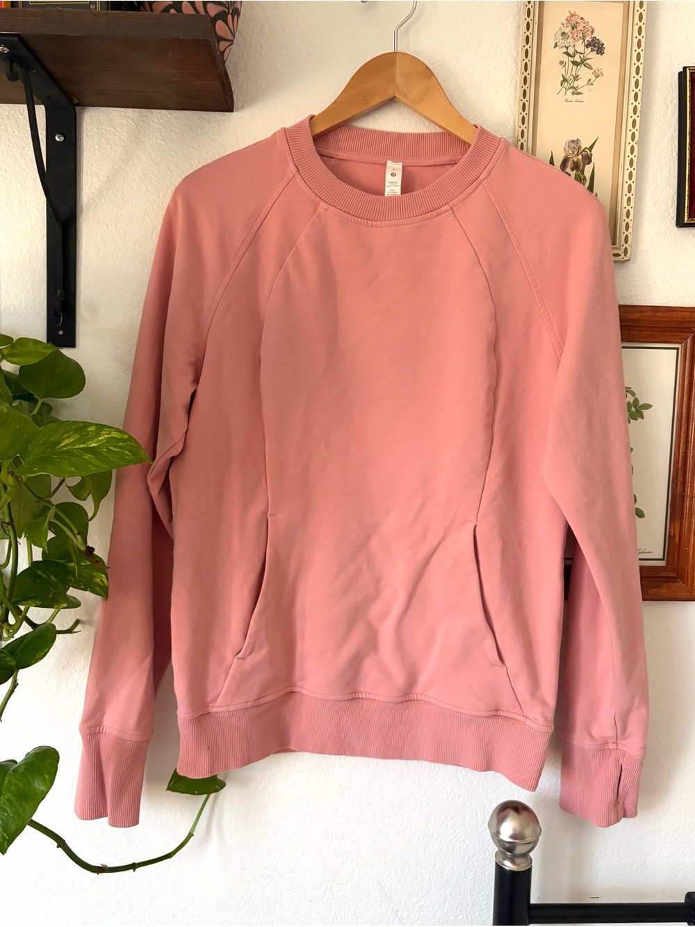 Lululemon Womens Scuba Crew Sweatshirt French Terry Kangaroo Pink Puff Sz 8